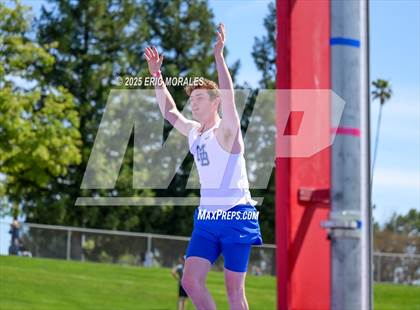 Thumbnail 2 in West Coast Relays photogallery.