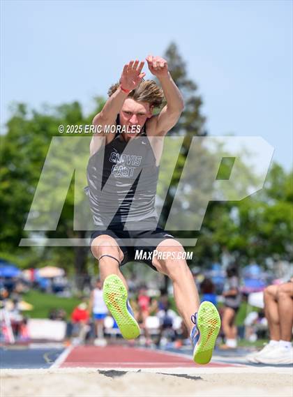 Thumbnail 2 in West Coast Relays photogallery.
