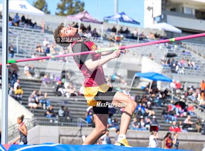 Thumbnail 3 in West Coast Relays photogallery.