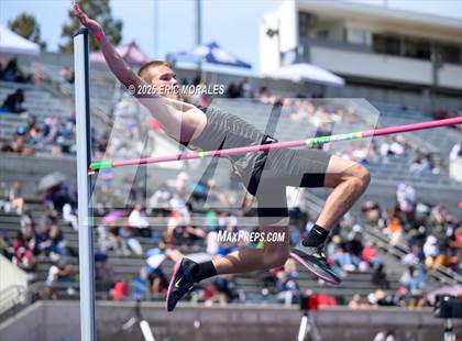 Thumbnail 2 in West Coast Relays photogallery.