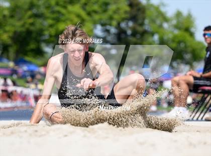 Thumbnail 3 in West Coast Relays photogallery.