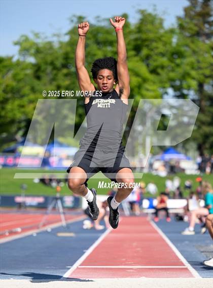 Thumbnail 2 in West Coast Relays photogallery.