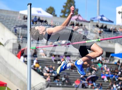 Thumbnail 3 in West Coast Relays photogallery.