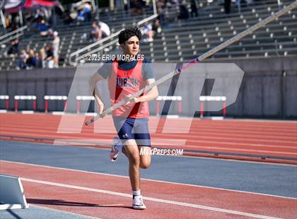 Thumbnail 1 in West Coast Relays photogallery.
