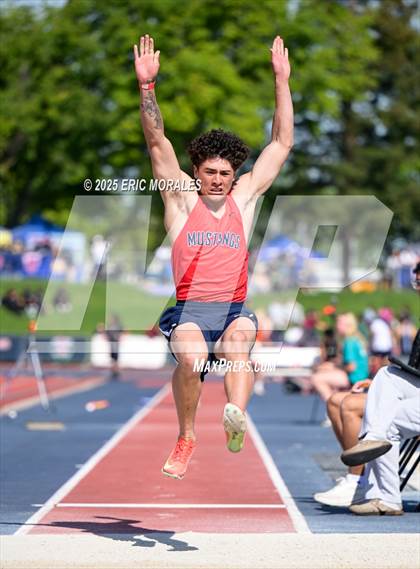 Thumbnail 1 in West Coast Relays photogallery.