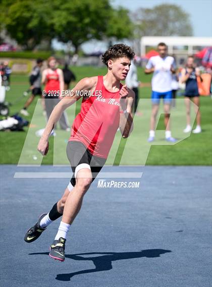 Thumbnail 3 in West Coast Relays photogallery.