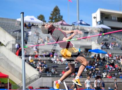 Thumbnail 2 in West Coast Relays photogallery.