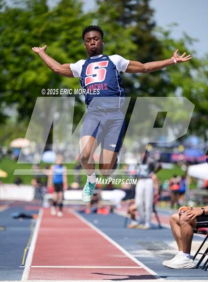 Thumbnail 3 in West Coast Relays photogallery.