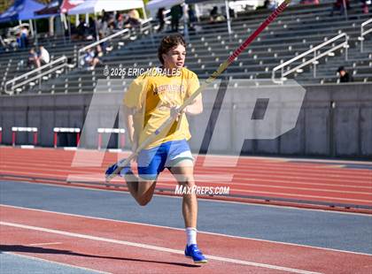 Thumbnail 1 in West Coast Relays photogallery.