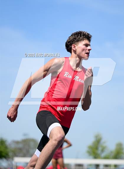 Thumbnail 1 in West Coast Relays photogallery.