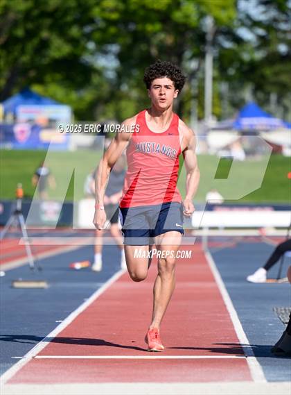 Thumbnail 2 in West Coast Relays photogallery.