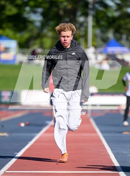 Thumbnail 3 in West Coast Relays photogallery.