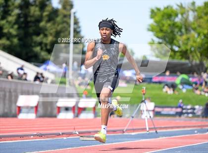 Thumbnail 2 in West Coast Relays photogallery.