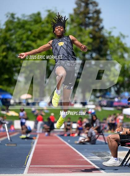 Thumbnail 1 in West Coast Relays photogallery.