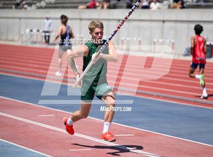 Thumbnail 3 in West Coast Relays photogallery.