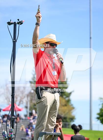 Thumbnail 2 in West Coast Relays photogallery.