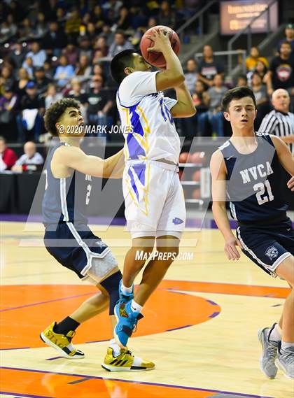Thumbnail 2 in North Valley Christian Academy vs. Fort Thomas (AIA 1A Final) photogallery.