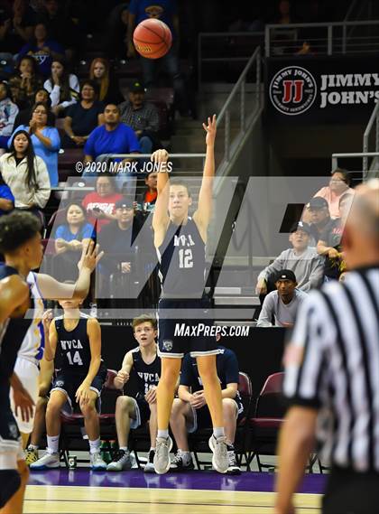 Thumbnail 2 in North Valley Christian Academy vs. Fort Thomas (AIA 1A Final) photogallery.