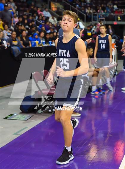 Thumbnail 2 in North Valley Christian Academy vs. Fort Thomas (AIA 1A Final) photogallery.