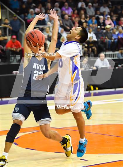 Thumbnail 3 in North Valley Christian Academy vs. Fort Thomas (AIA 1A Final) photogallery.