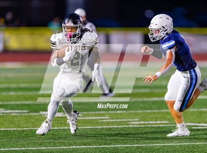 Thumbnail 3 in Socastee vs Aynor (CNB 2025 Kickoff Classic) photogallery.