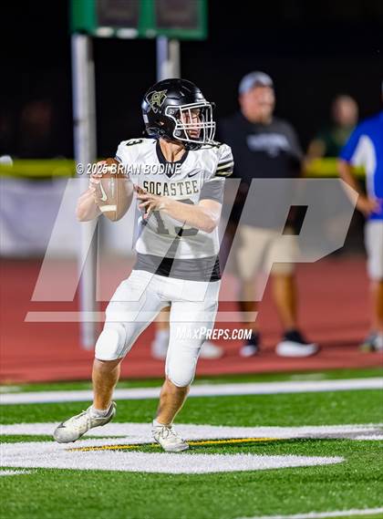 Thumbnail 2 in Socastee vs Aynor (CNB 2025 Kickoff Classic) photogallery.