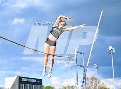 Thumbnail 1 in Yorktown Triangular (Pole Vault) photogallery.