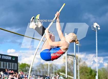 Thumbnail 2 in Yorktown Triangular (Pole Vault) photogallery.