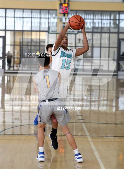 Thumbnail 2 in Deer Valley vs. Newark Memorial (Gauchos Holiday Hoops Classic) photogallery.