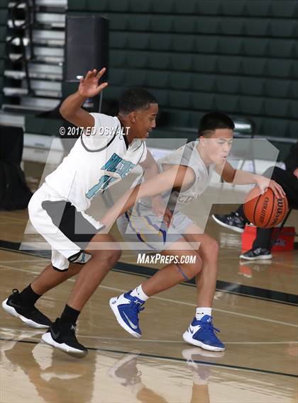 Thumbnail 2 in Deer Valley vs. Newark Memorial (Gauchos Holiday Hoops Classic) photogallery.