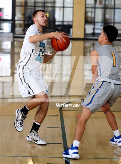 Thumbnail 1 in Deer Valley vs. Newark Memorial (Gauchos Holiday Hoops Classic) photogallery.