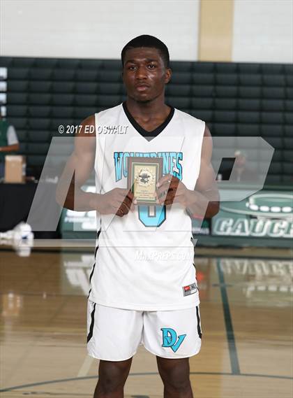 Thumbnail 1 in Deer Valley vs. Newark Memorial (Gauchos Holiday Hoops Classic) photogallery.