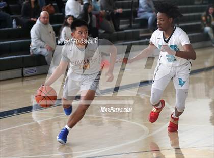 Thumbnail 2 in Deer Valley vs. Newark Memorial (Gauchos Holiday Hoops Classic) photogallery.