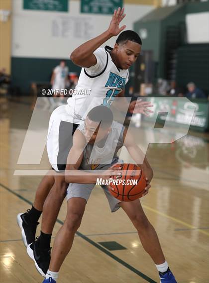 Thumbnail 3 in Deer Valley vs. Newark Memorial (Gauchos Holiday Hoops Classic) photogallery.