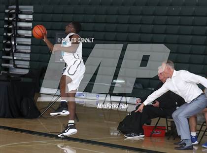 Thumbnail 1 in Deer Valley vs. Newark Memorial (Gauchos Holiday Hoops Classic) photogallery.