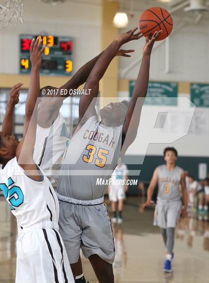 Thumbnail 2 in Deer Valley vs. Newark Memorial (Gauchos Holiday Hoops Classic) photogallery.