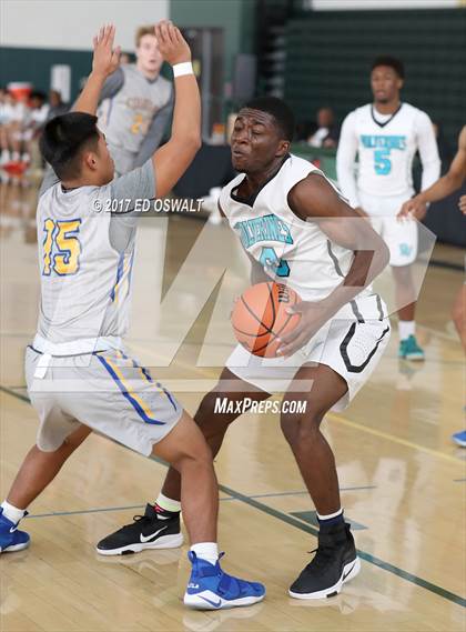 Thumbnail 3 in Deer Valley vs. Newark Memorial (Gauchos Holiday Hoops Classic) photogallery.