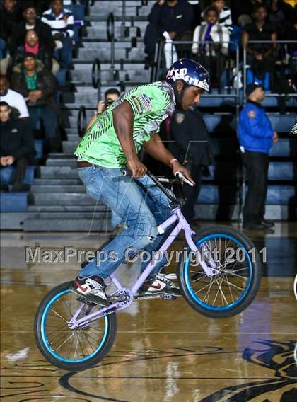 Thumbnail 2 in Boys & Girls vs Rice (SNY Invitational) photogallery.