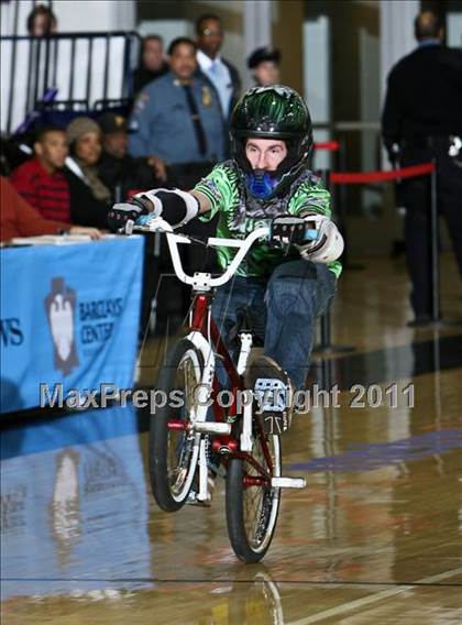Thumbnail 1 in Boys & Girls vs Rice (SNY Invitational) photogallery.