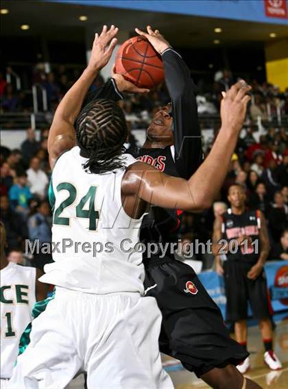 Thumbnail 3 in Boys & Girls vs Rice (SNY Invitational) photogallery.