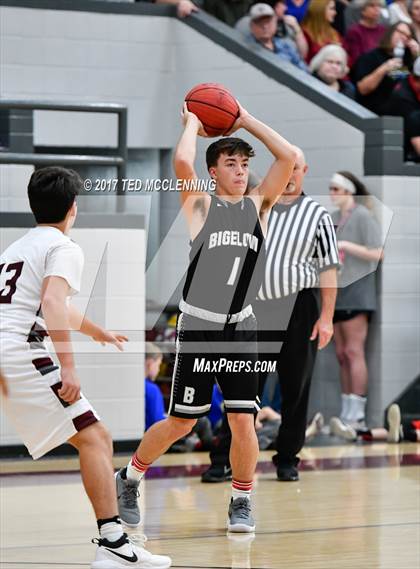 Thumbnail 2 in Perryville @ Bigelow photogallery.