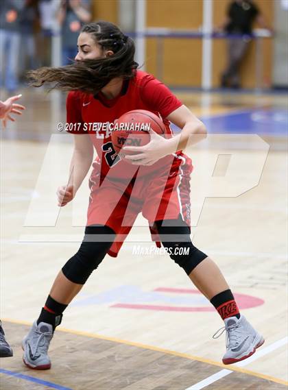 Thumbnail 3 in East vs Mountain View (UHSAA 1st Round) photogallery.