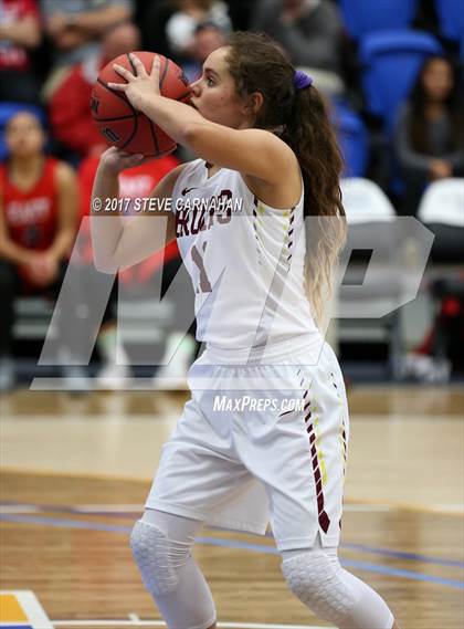 Thumbnail 1 in East vs Mountain View (UHSAA 1st Round) photogallery.