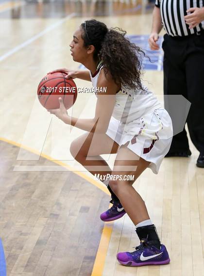 Thumbnail 1 in East vs Mountain View (UHSAA 1st Round) photogallery.