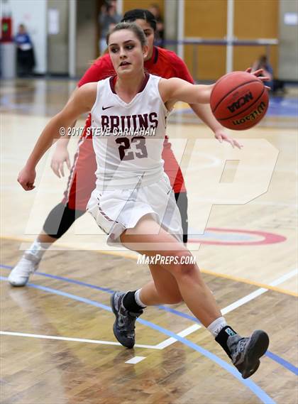 Thumbnail 3 in East vs Mountain View (UHSAA 1st Round) photogallery.