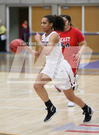 Thumbnail 3 in East vs Mountain View (UHSAA 1st Round) photogallery.