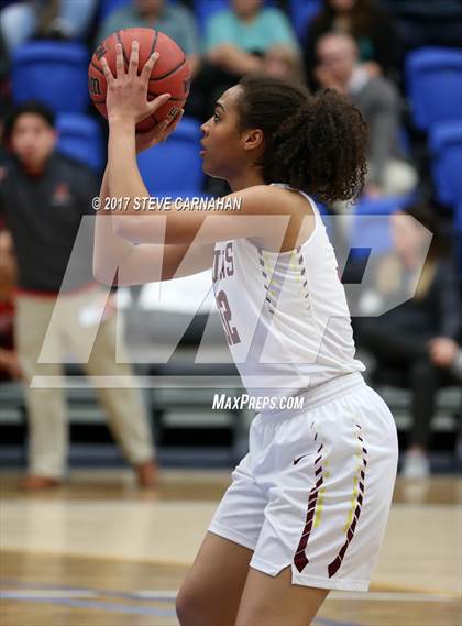 Thumbnail 1 in East vs Mountain View (UHSAA 1st Round) photogallery.