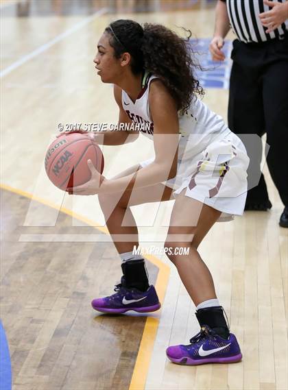 Thumbnail 3 in East vs Mountain View (UHSAA 1st Round) photogallery.