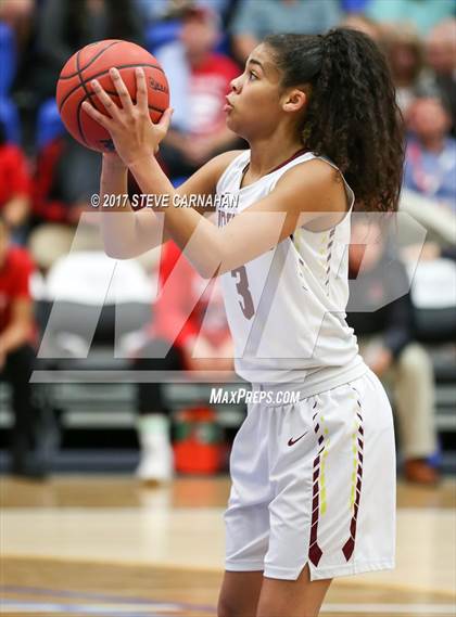Thumbnail 1 in East vs Mountain View (UHSAA 1st Round) photogallery.