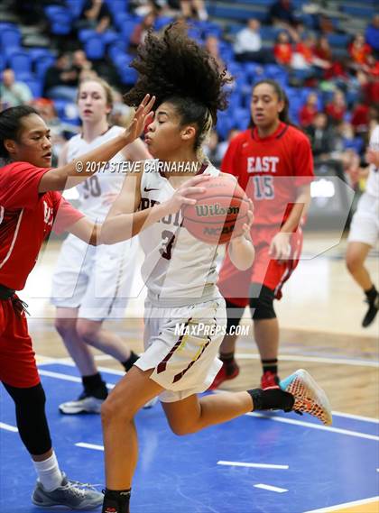 Thumbnail 1 in East vs Mountain View (UHSAA 1st Round) photogallery.